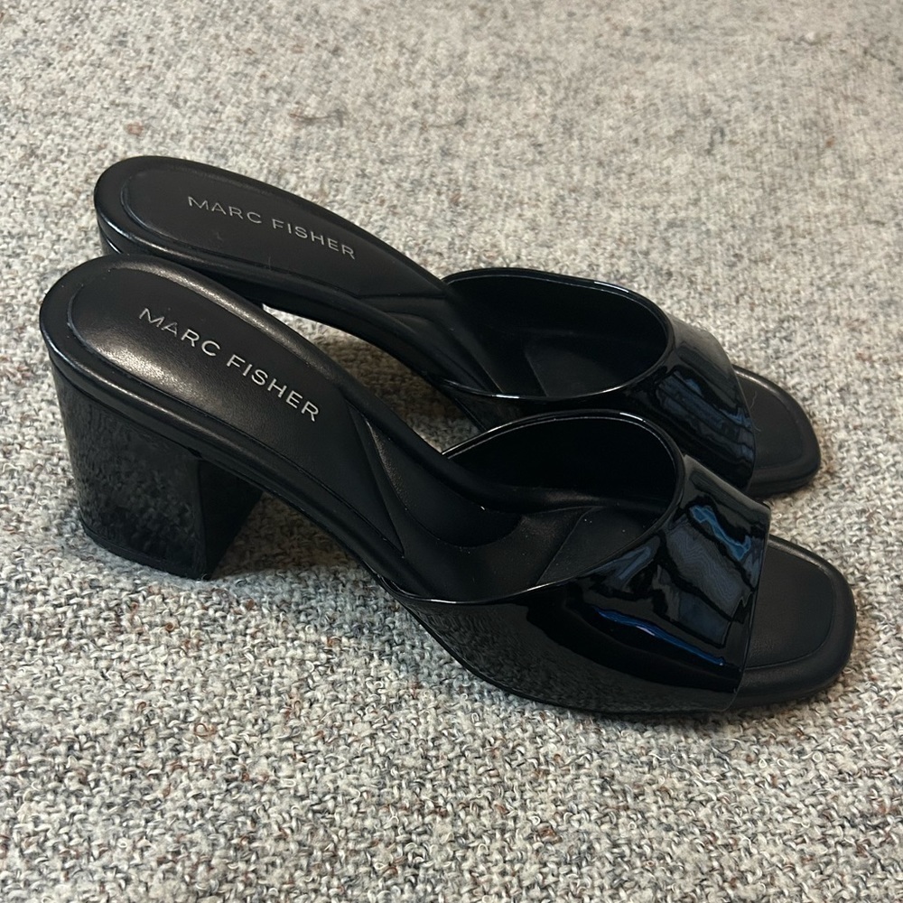 Marc Fisher Fynn Open Toe Slide Sandal - Picture 2 of 7